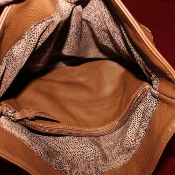 Steve Madden Large Crossbody Bag - Picture 7 of 12